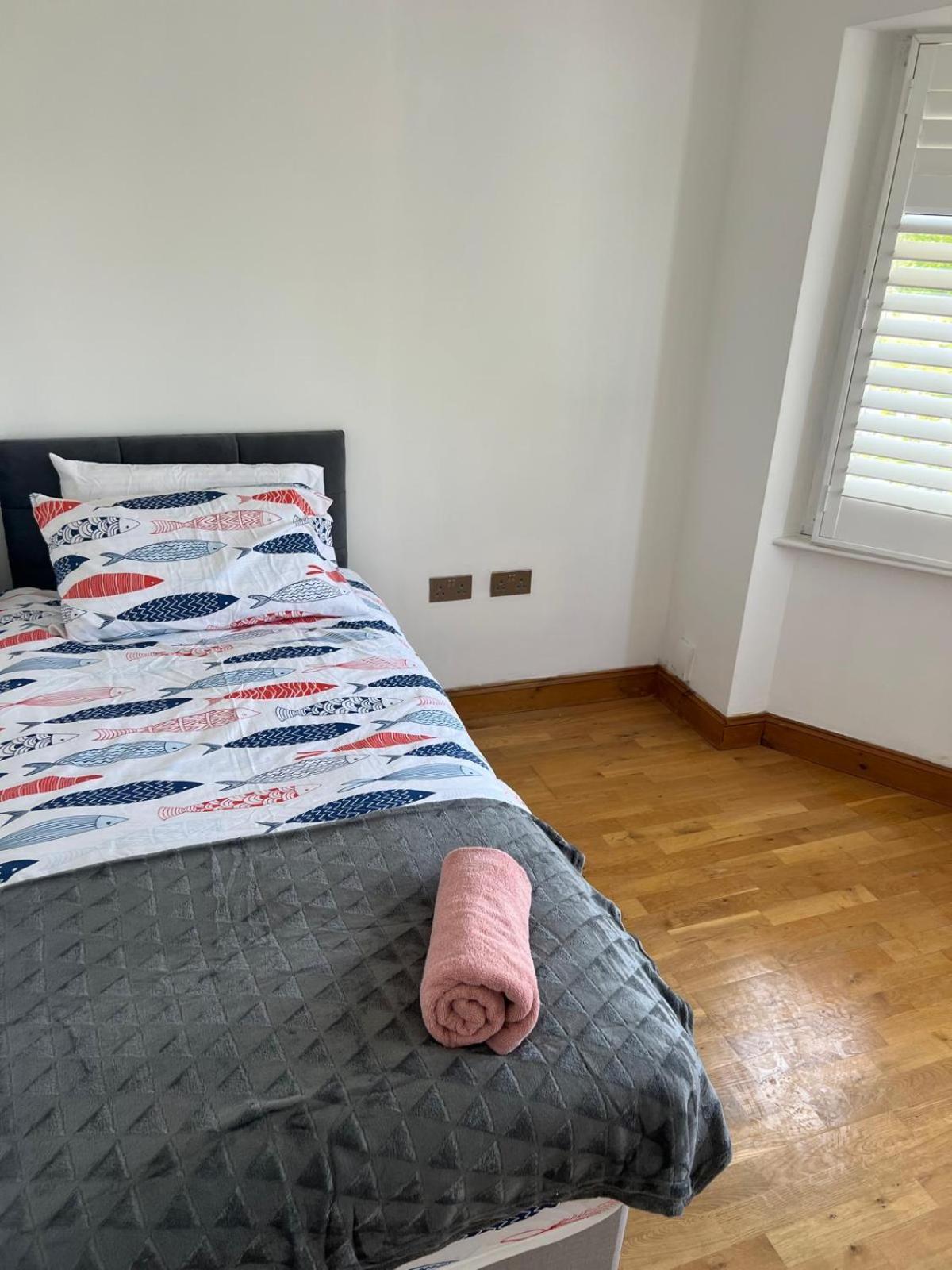 Good Priced Single Rooms In Northolt Eksteriør billede